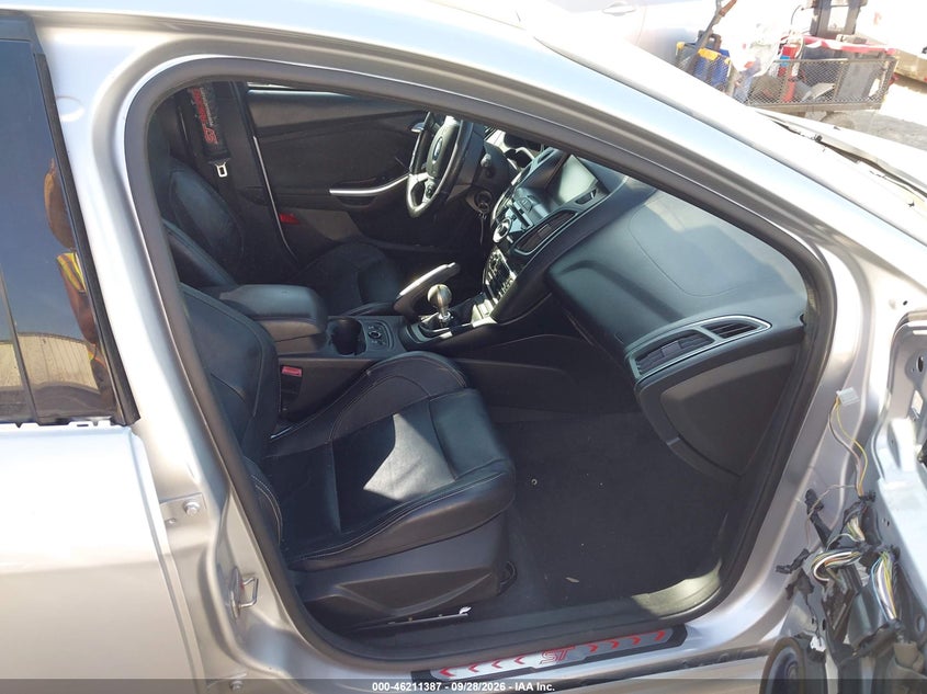 FORD FOCUS 2014 VIN 1FADP3L94EL127760