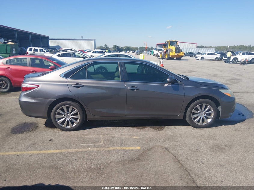 TOYOTA CAMRY - zdjęcie 13