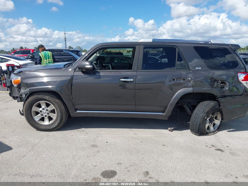 2012 TOYOTA 4RUNNER SR5 · Фото 15