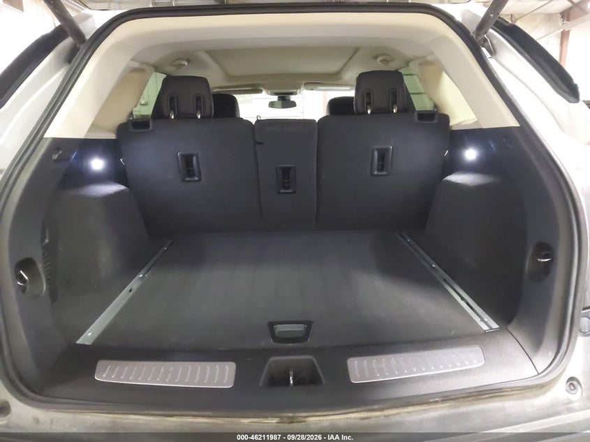 CADILLAC XT5 - zdjęcie 17