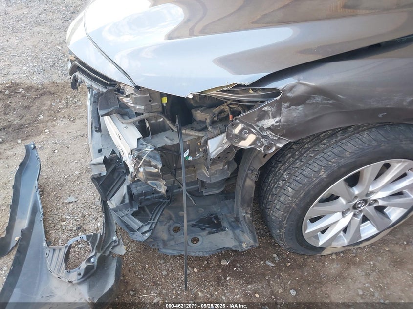 TOYOTA CAMRY - zdjęcie 6