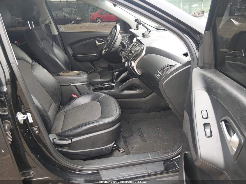 HYUNDAI TUCSON 2013 VIN KM8JUCACXDU558032