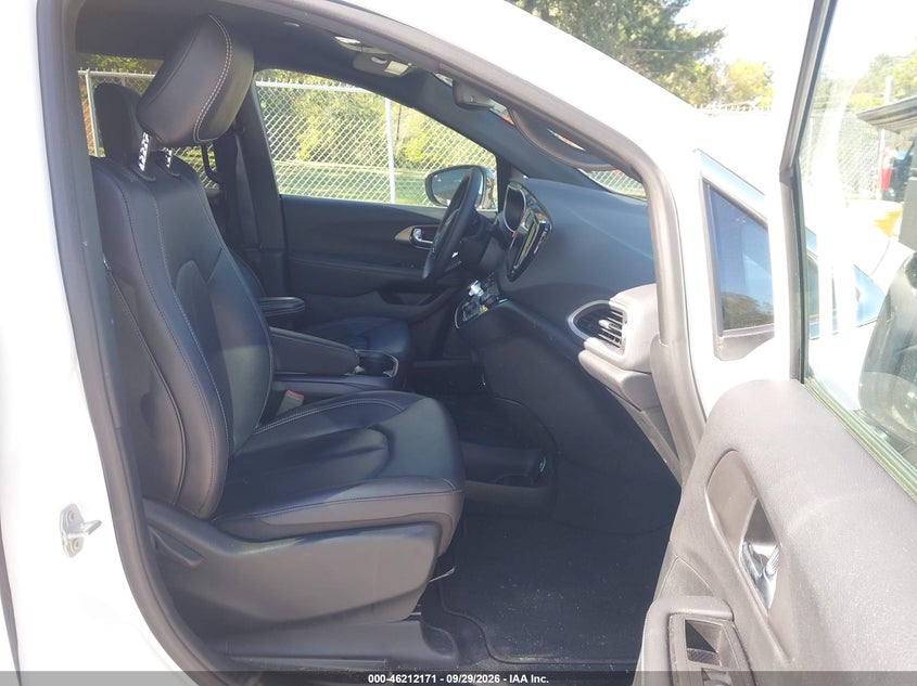 CHRYSLER PACIFICA 2026 VIN 2C4RC1BG5TR185686