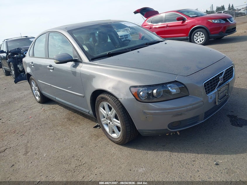 2005 Volvo S40 T5, Wear, IAAI, VIN YV1MS682252050604