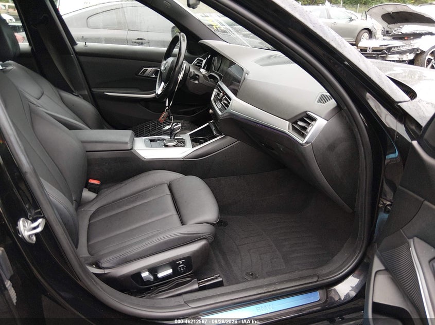 BMW 330I - zdjęcie 5