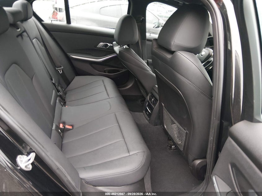 BMW 330I - zdjęcie 8