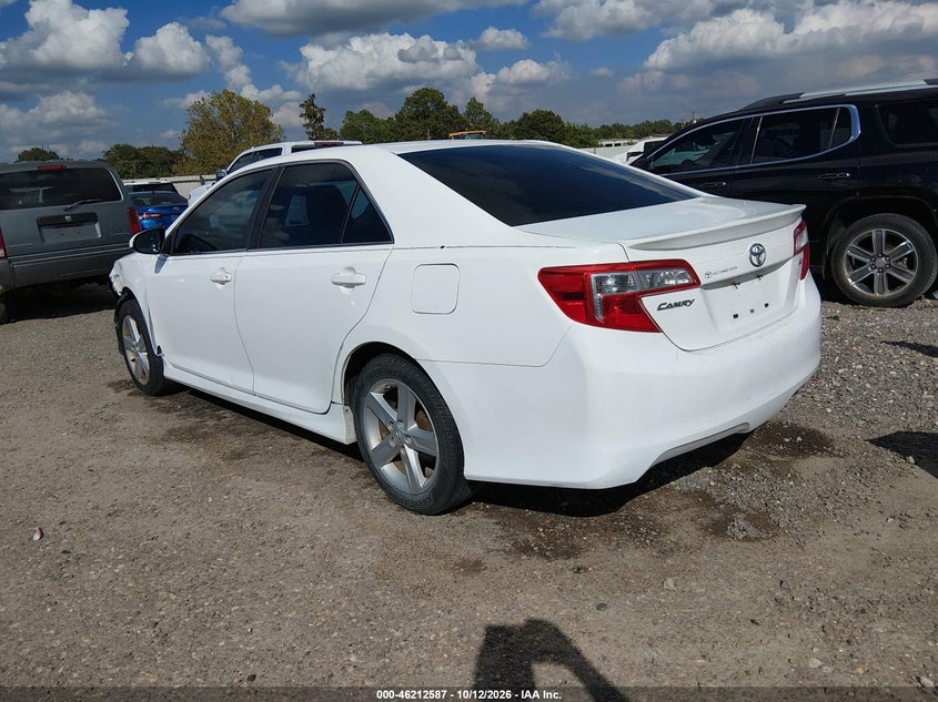 Vin: 4t1bf1fk5eu303471, lot: 46712510, toyota camry se 20143