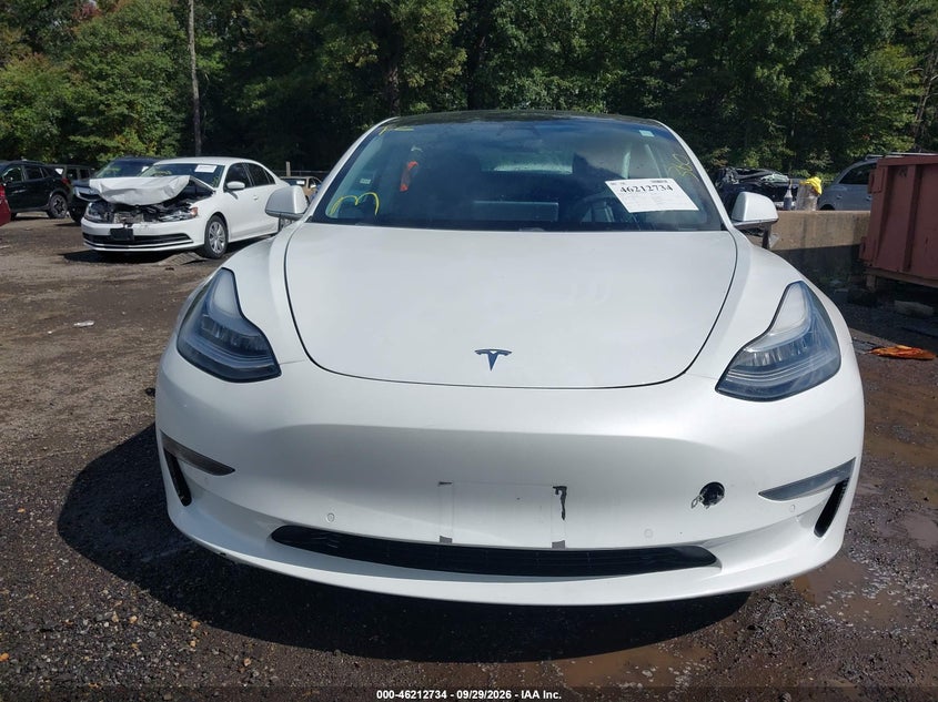 TESLA MODEL 3 - zdjęcie 13