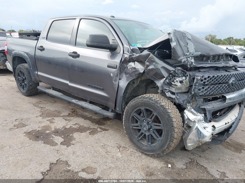 Vin: 5tfey5f12jx233172, lot: 46712686, toyota tundra sr5 5.7l v8 2018 img_1