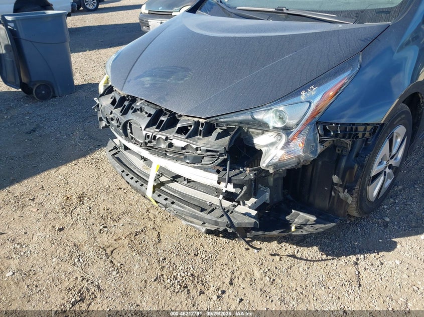 TOYOTA PRIUS - zdjęcie 6