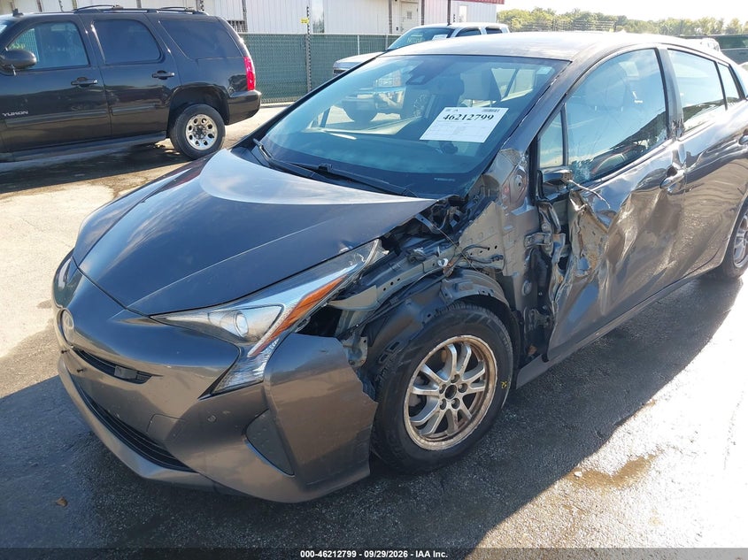 TOYOTA PRIUS - zdjęcie 6