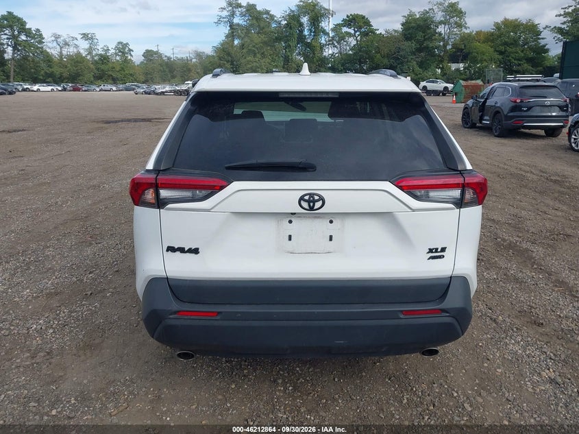 TOYOTA RAV4 - zdjęcie 16
