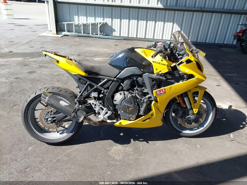 SUZUKI GSX800 2024
