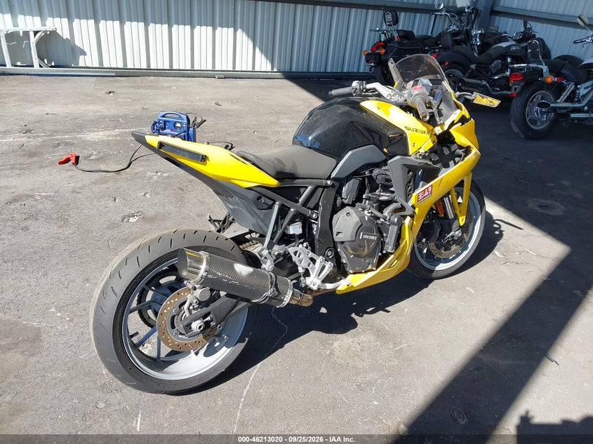 SUZUKI GSX800 2024