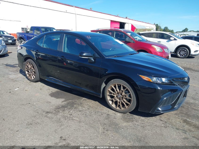 Vin: 4t1t11bk2ru122259, lot: 46713059, toyota camry se nightshade 20241