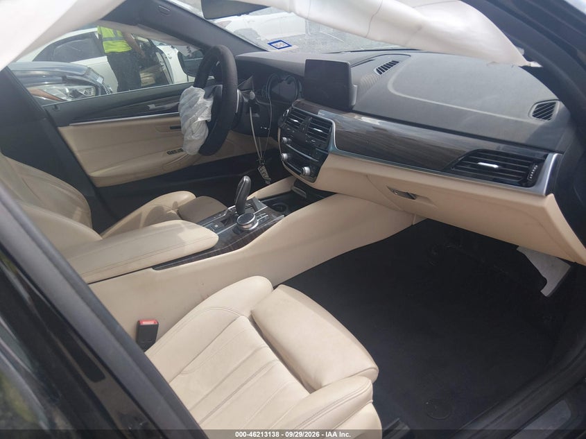 2019 BMW 530I · Photo 5