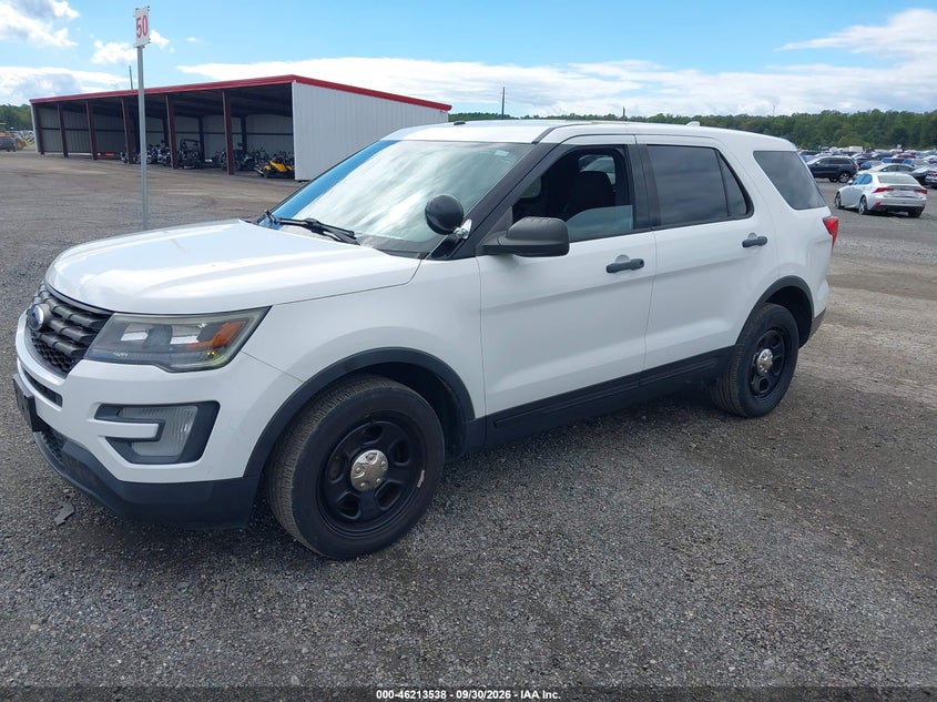 2017 Ford Utility Police Interceptor, Обычный износ, IAAI, VIN 1FM5K8AR9HGE15828 — фото 2