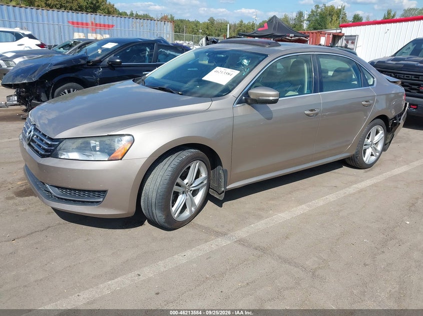 2015 Volkswagen Passat, Удар ззаду, IAAI, VIN 1VWBV7A33FC056403 — фото 2