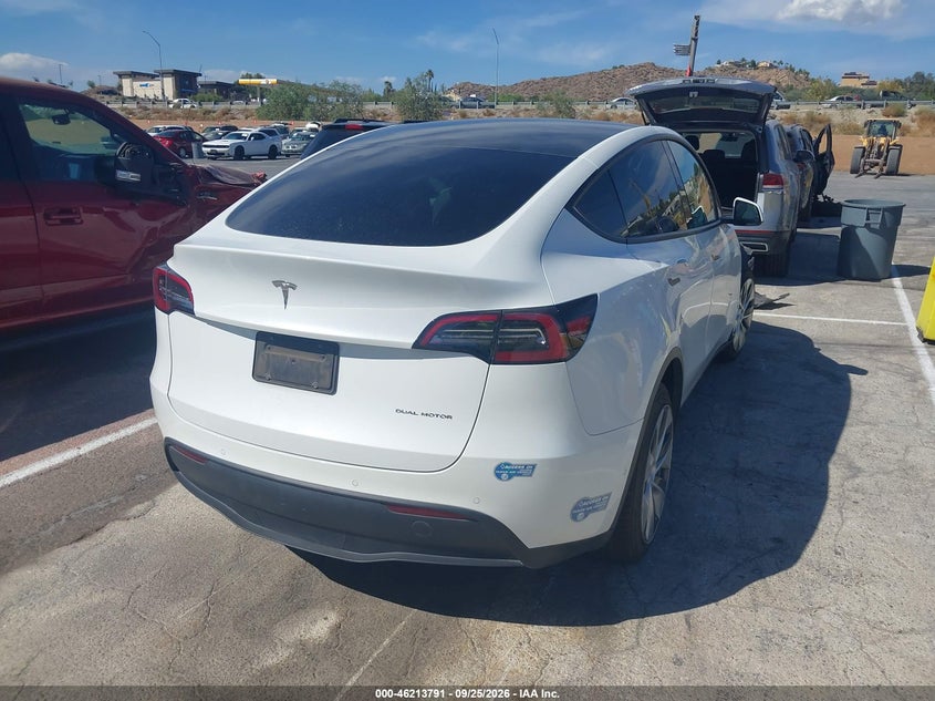 TESLA MODEL Y - zdjęcie 4