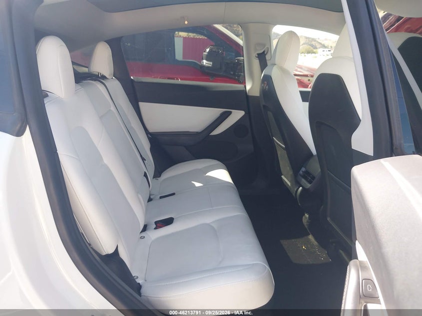 TESLA MODEL Y - zdjęcie 8