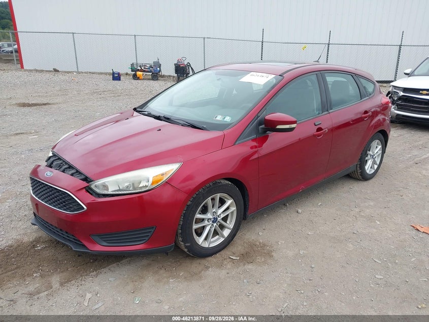 2016 Ford Focus Se, Right Front, IAAI, VIN 1FADP3K27GL318693 — photo 2