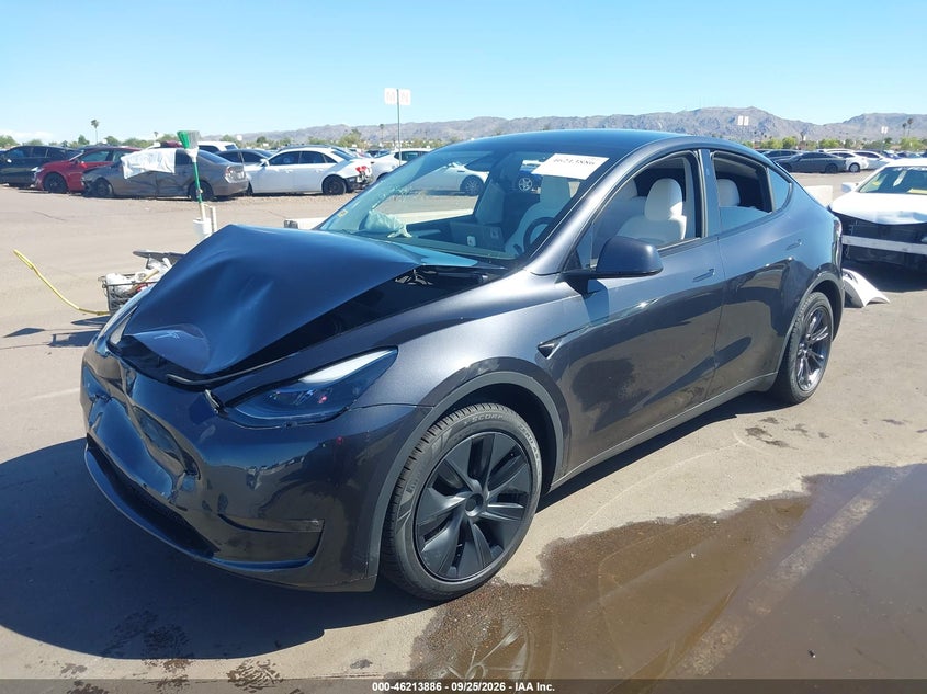 2025 Tesla Model Y, Удар ззаду, IAAI, VIN 7SAYGDEE2SF240880 — фото 2