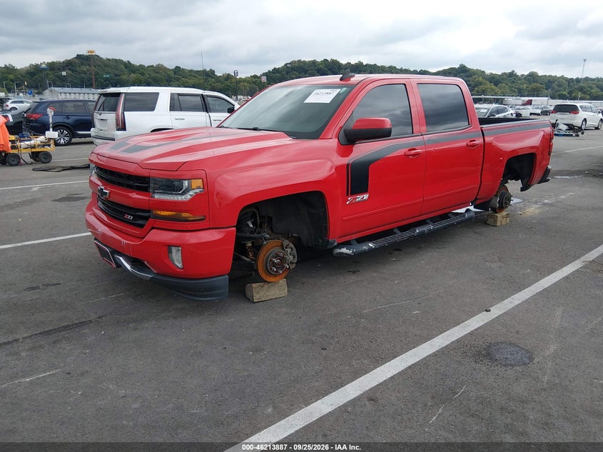 2018 Chevrolet Silverado, Обидва боки, IAAI, VIN 3GCUKREC2JG131009 — фото 2