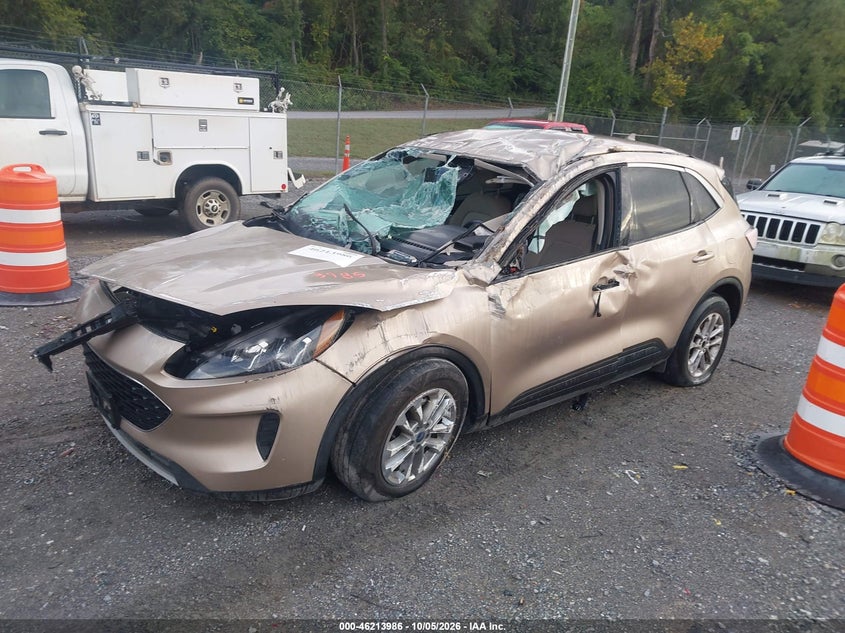 Vin: 1fmcu9g63lub95309, lot: 46713909, ford escape se 20202