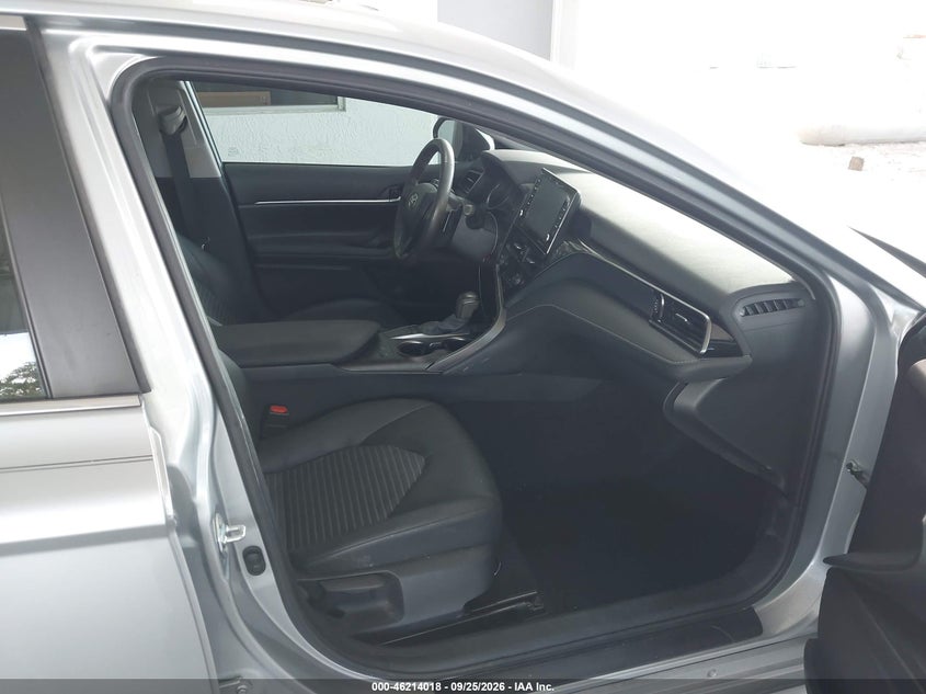 TOYOTA CAMRY - zdjęcie 5