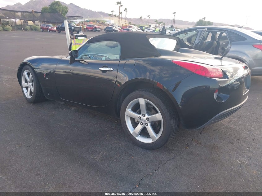 2008 PONTIAC SOLSTICE · Photo 3