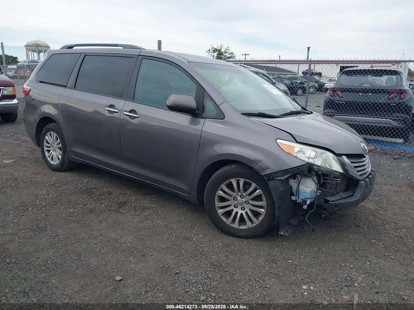 2016 TOYOTA SIENNA XLE 8 PASSENGER