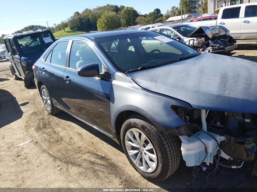 TOYOTA CAMRY - zdjęcie 1