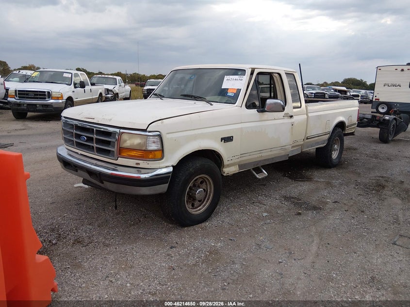 1995 Ford F250, Normal Wear & Tear, IAAI, VIN 1FTHX25F3SKC07061 — photo 2