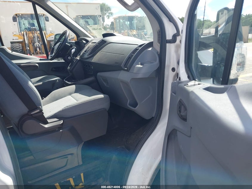 Photo 5 - FORD TRANSIT-350
