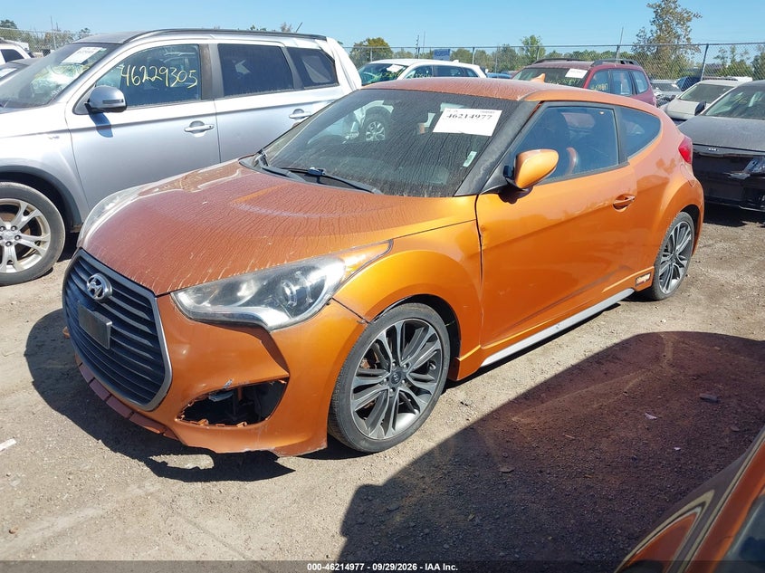 2016 HYUNDAI VELOSTER TURBO · Photo 2