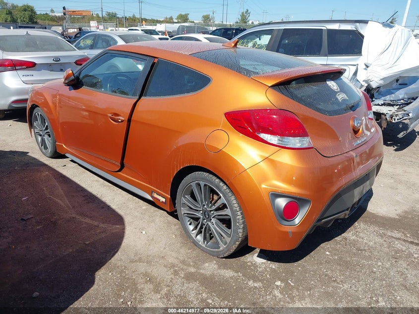 2016 HYUNDAI VELOSTER TURBO · Photo 3