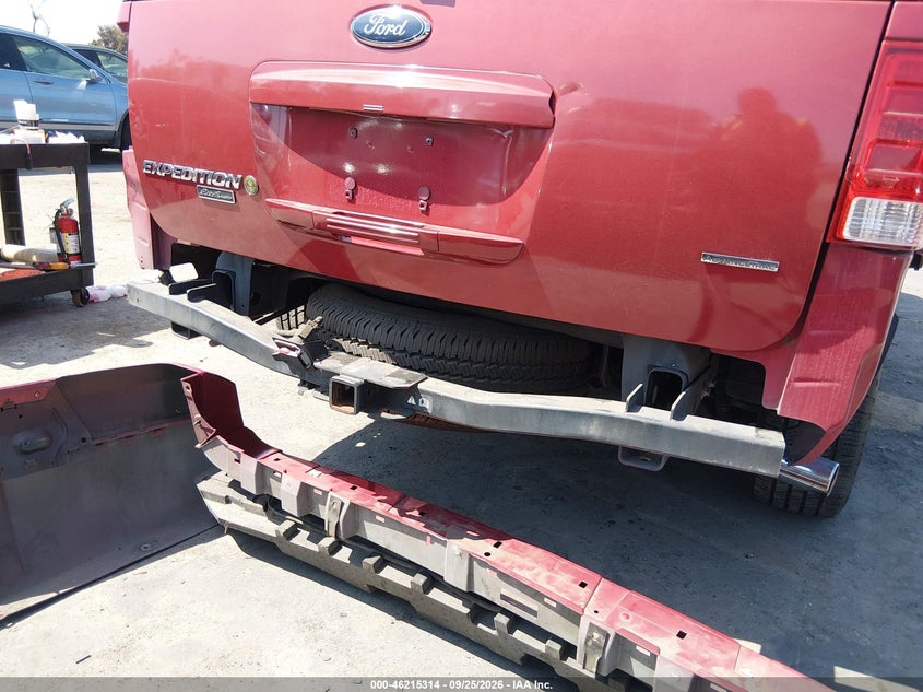 2004 FORD EXPEDITION auction photo 6