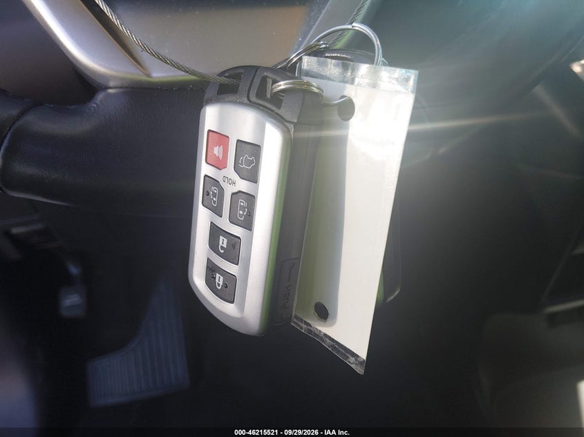 TOYOTA SIENNA - zdjęcie 11
