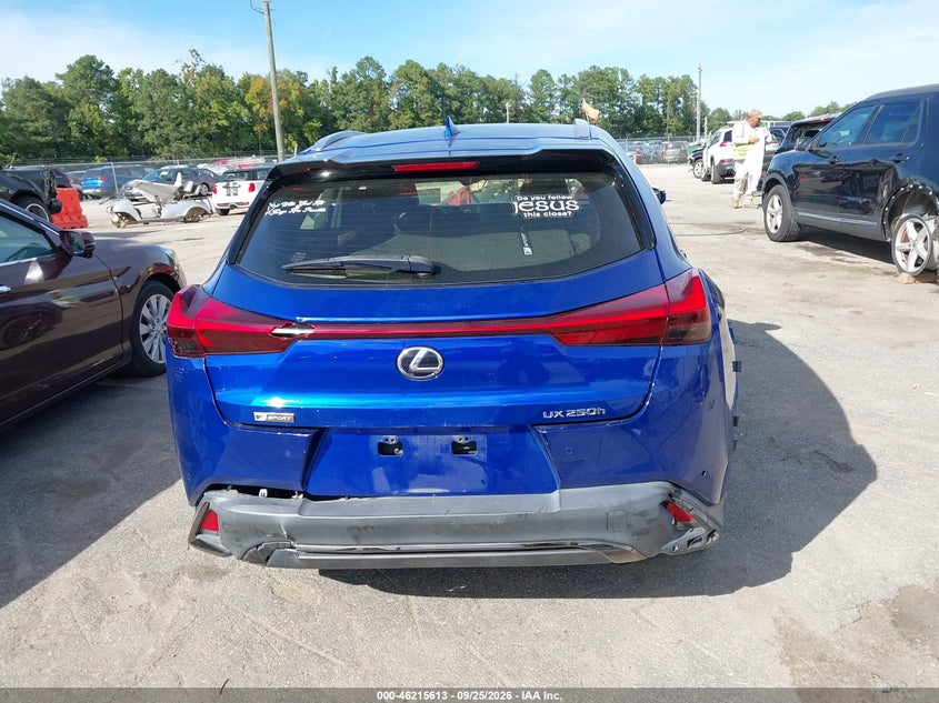 LEXUS UX 250H - zdjęcie 16