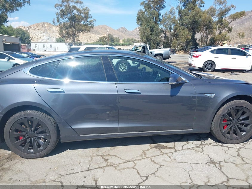 TESLA MODEL S - zdjęcie 14