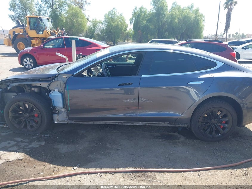 TESLA MODEL S - zdjęcie 15
