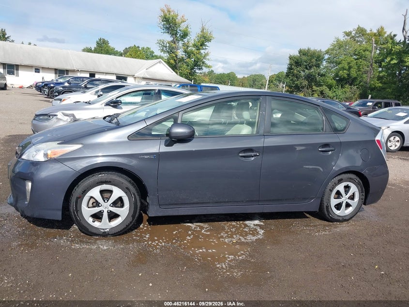 TOYOTA PRIUS - zdjęcie 14