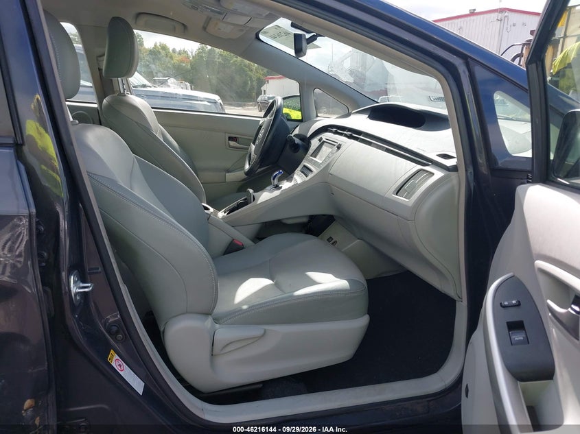 TOYOTA PRIUS - zdjęcie 5