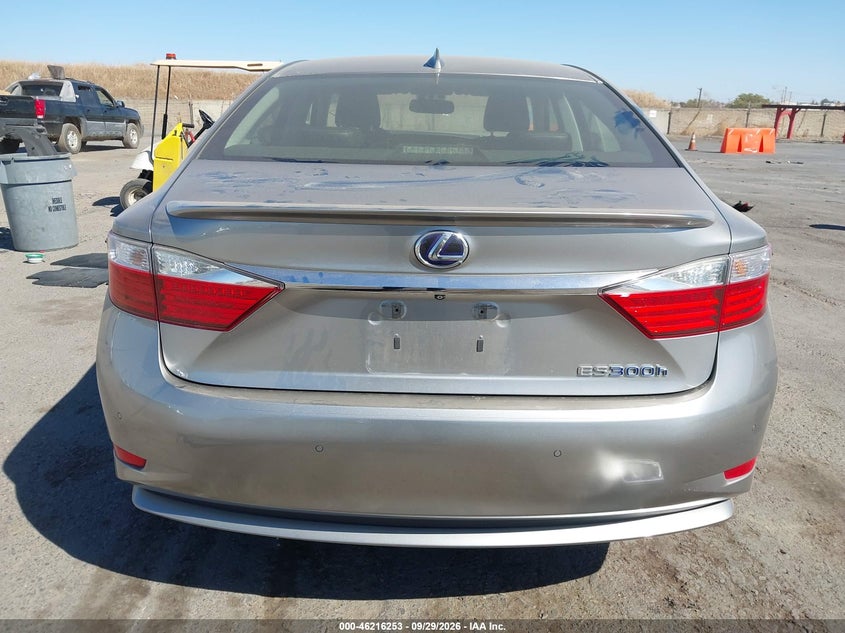 LEXUS ES 300H - zdjęcie 17