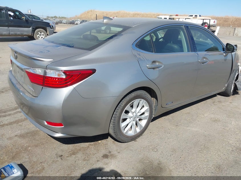 LEXUS ES 300H - zdjęcie 4