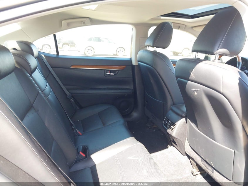 LEXUS ES 300H - zdjęcie 8
