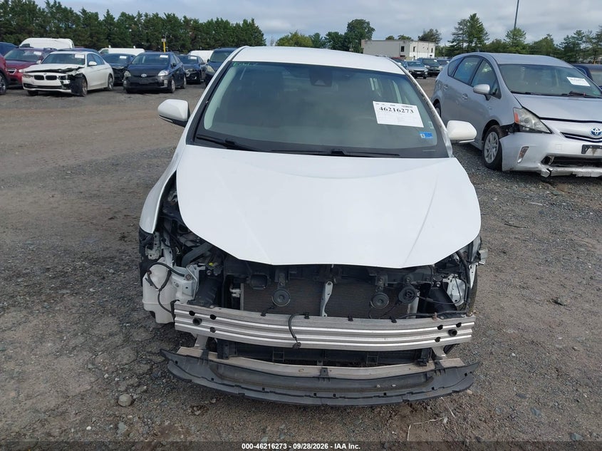 TOYOTA PRIUS - zdjęcie 13