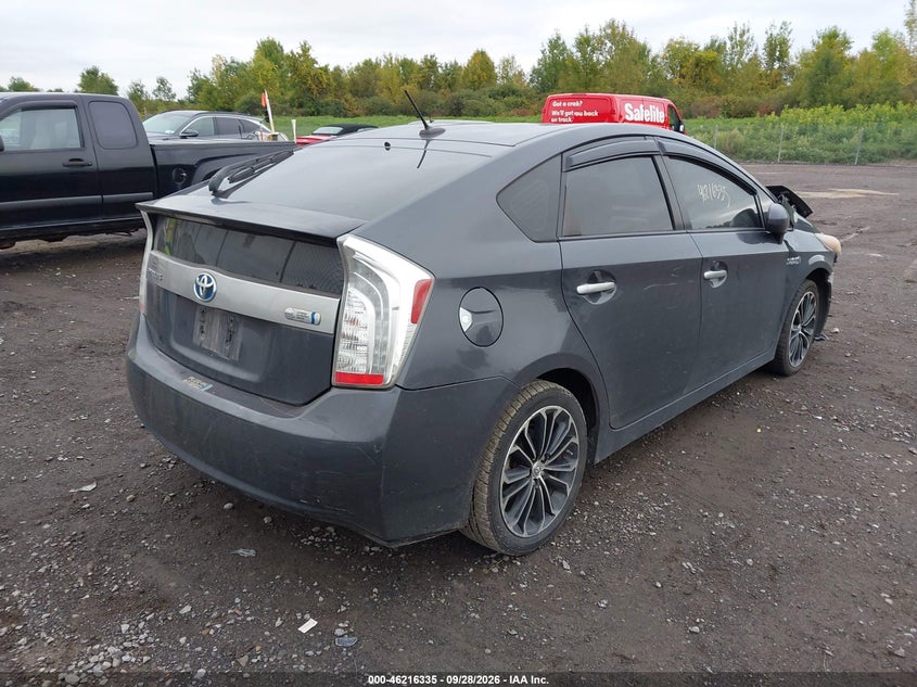 Фото 4 - TOYOTA PRIUS PLUG-IN