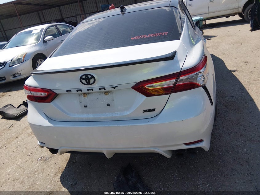 TOYOTA CAMRY - zdjęcie 16