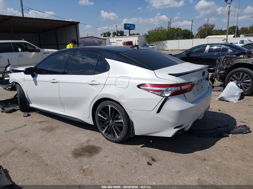 TOYOTA CAMRY - zdjęcie 3